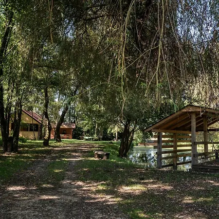 Cosy Village Sentjernej